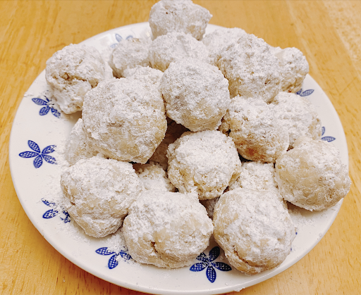 Kourabiedes are a famous Christmas cookie.
