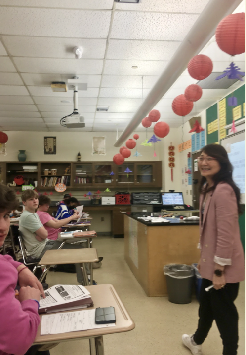 Chinese class with Daisy Laone (or Chen Lao Shi) is always full of laughter and fun. The classroom is colorful and decorated with lunar crafts made by the students!